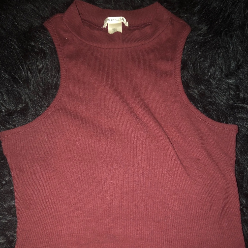 Burgundy crop top size small